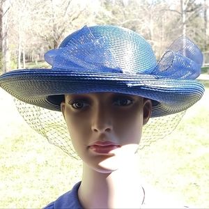 Vintage Unbranded Womens Formal Hat, Veiled With Bow.